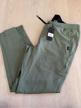 UNRL Men's Apex Pant Green Performance Jogger Pants